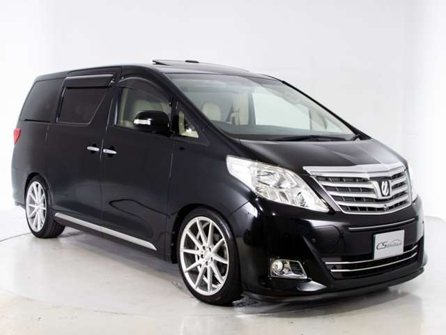 ヘッドライトはくすみも無く非常に良好な状態となっております！是非、その目でお確かめください！ヘッドライトコーティングも承っております！心よりご来店をお待ちしております！