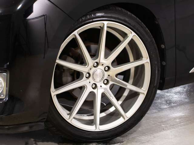 今付いているアルミホイールの換装承ります。お好みのデザイン等がありましたらご相談下さい！