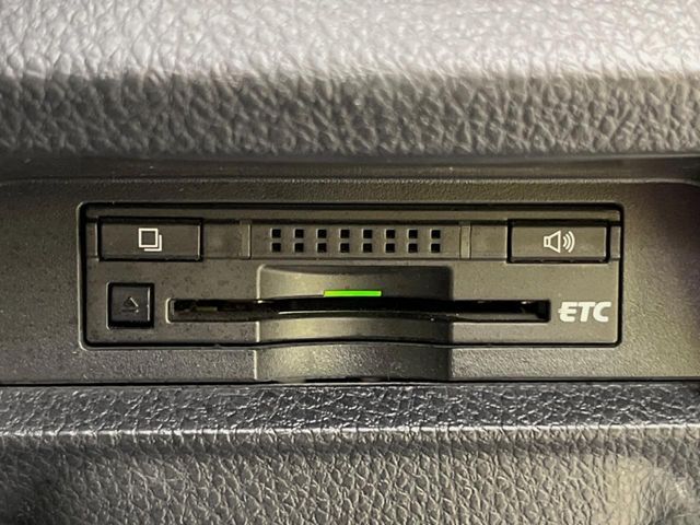【ETC】高速道路の料金所をストレスなく通過！話題のスポットやサービスエリアに多い「スマートIC」利用時は必須のアイテムです。当店でセットアップを実施、ご納車当日からすぐにご利用いただけます！