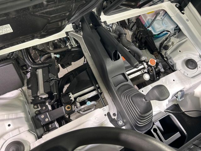 親切・丁寧な専門メカニックスタッフが応対！・車検・点検整備・事故等の修理などアフターサービスも安心。お車のカスタマイズもネクステージのサービススタッフまでご相談ください！