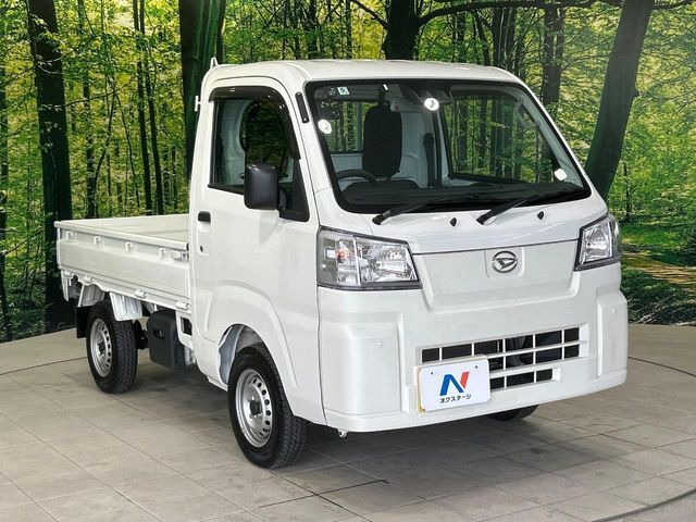 大好評のボディコーティング「弾スプラッシュコート」もご納車までに施工可能。通常のガラスコートと異なる、耐久年数6年の無機質ガラスコーティングが、ボディをキレイな状態に保ってくれます。