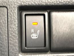 【シートヒーター】寒い日に重宝するシートヒーター！エアコンより早く温まってくれるので寒がりの人も安心ですね♪エアコンの温風は乾燥するから苦手、という方にもをおすすめです。