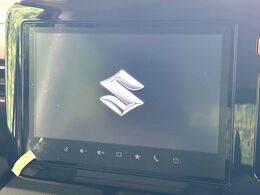【メーカー純正9型ナビ】インテリアに溶け込むスタイリッシュな「専用設計」メーカーナビを装備♪視認性や操作性など基本性能にも優れ、より上質なカーライフをお楽しみいただけます。