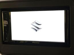 【ディスプレイオーディオ】視認性が高いディスプレイオーディオを装備♪操作性も良好で直感的なソース選択が可能です。