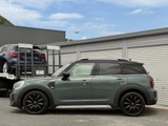 黒ルーフと黒ホイールが、かっこいいです