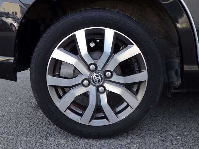 トヨタ認定中古車保証付！（1年間、距離無制限　HV車はHV保証付）　別途延長保証もご用意しております♪　ぜひ現車を確認にご来店ください