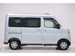 県内13店舗にて常時500台以上ダイハツ車を展示中です。見て、触って、納得のいく一台をぜひ見つけてください。