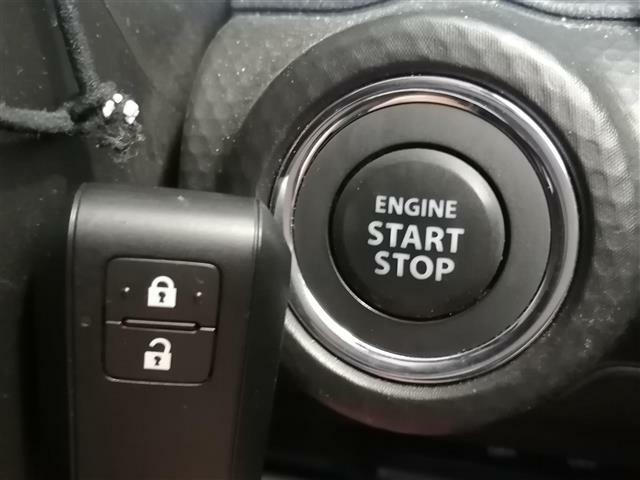 ◆【スマートキー・プッシュスタート】鍵を挿さずにポケットに入れたまま鍵の開閉、エンジンの始動まで行えます。
