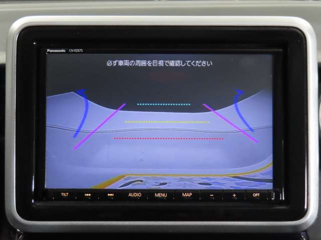 ☆バックモニターを搭載しています。コーナーセンサーと合せてお使いいただくことで、安全、安心にお車の取り回しを行っていただけます☆