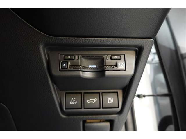 ETC車載器付きです。高速道路の料金所もスムーズに通過できます。