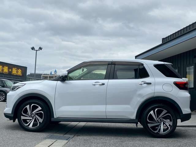 スリークロス滋賀店は自社の大型整備工場と提携しております！御購入後の修理・車検等のアフタフォローも充実です！