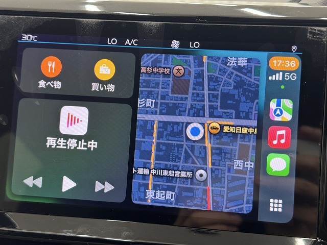 【純正ディスプレイオーディオ】装備でラジオ視聴やAppleCarPlay、Bluetooth等充実装備。