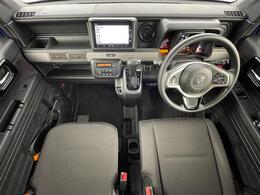 【インパネ全体】全方位で視界が広く、高い目線で運転もしやすいです！