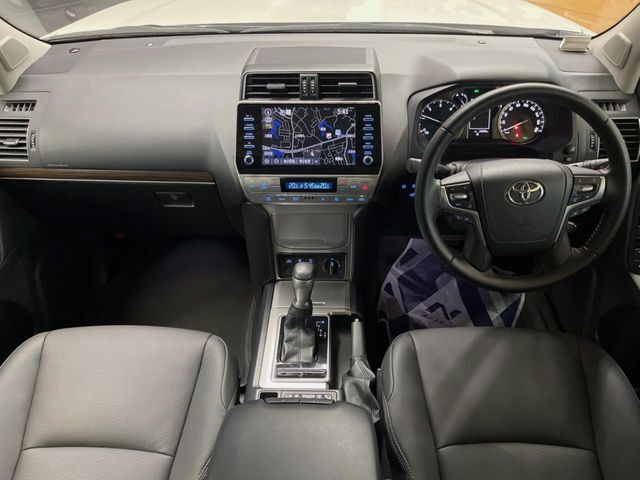 グループ総在庫数約30，000台！！全国の系列店からメーカー・車種問わずご紹介出来るので、あなたにピッタリのお車が見つかるはずです♪まずはお問い合わせ下さい☆