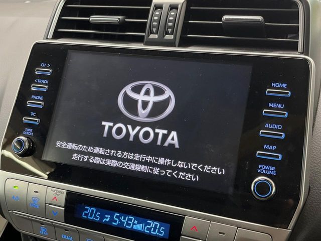 【9インチ　ディスプレイオーディオ】大画面ディスプレイへお持ちのスマートフォンと連携して、ナビやbluetoothでの音楽再生が可能です♪デザインはもちろん操作性も良好！別途ナビ機能の取付可能です♪