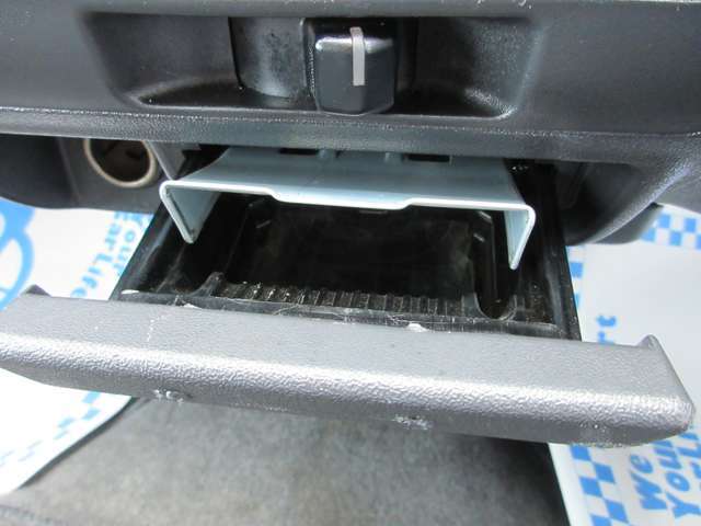 当社は全国のお客様に多数販売させていただいております。写真では伝わらない車両の状態などご希望が御座いましたら現車を確認しながら詳細にお伝えします。ローン申込みも電話・メールにて簡単です。048-261-3711