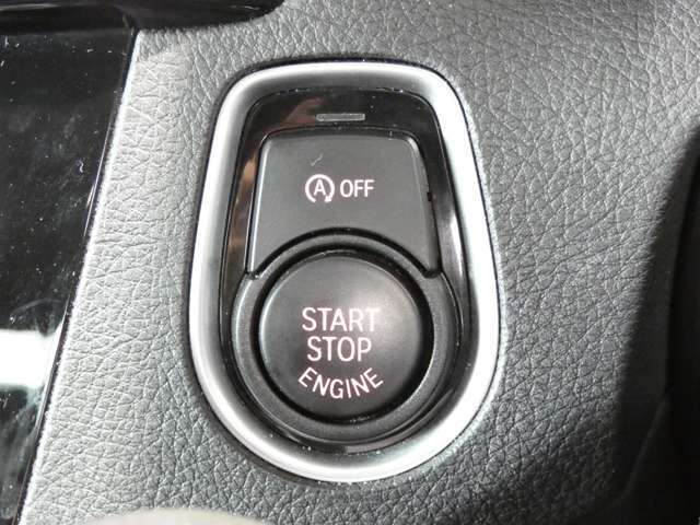 スタートストップボタンを押すだけで、エンジン始動と停止を行うことができるスマートキーシステムのコンフォートアクセス！