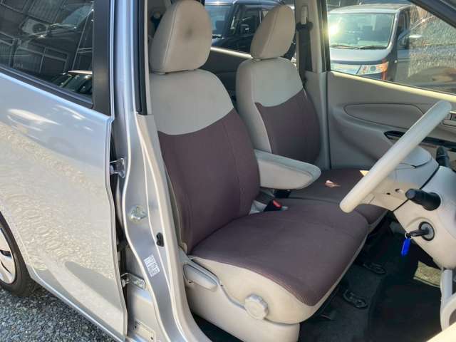 運転者にとっては日々使用することとなる運転席です。運転席が快適だと運転に集中することができますね。
