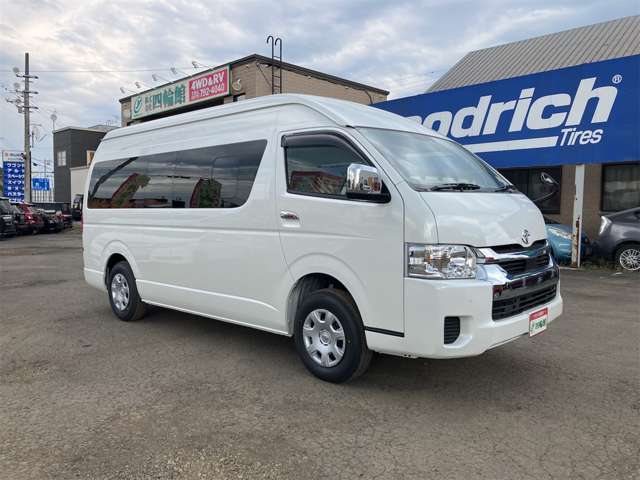 登録済み未使用車！令和7年5月登録のハイエースワゴングランドキャビン！10人乗りです！