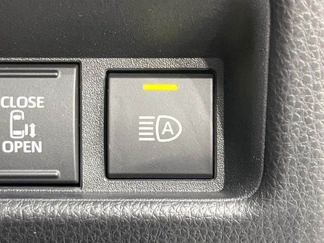 【オートマチックハイビーム】夜間の安全走行に役立つ便利な機能！先行車や対向車を検知し、ハイビームとロービームを自動で切り替えてくれます♪