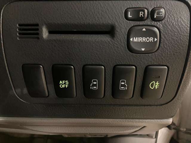 【電動スライドドア】運転席スイッチから左右のドアの開閉が可能♪