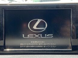 【メーカー純正ナビ】インテリアに溶け込むスタイリッシュな「専用設計」メーカーナビを装備♪視認性や操作性など基本性能にも優れ、より上質なカーライフをお楽しみいただけます。