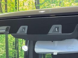 【スズキ　セーフティサポート】走行中に前方の車両等を認識し、衝突しそうな時は警報とブレーキで衝突回避と被害軽減をアシスト。より安全にドライブをお楽しみいただけます。