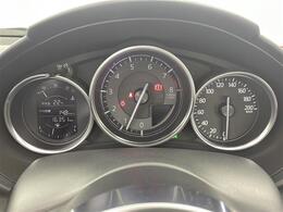 【スピードメーター】『スピードメーター』の画像になります。メーターがシンプルで見やすく運転しやすいですね！