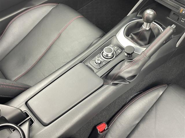 【シフトレバー】『シフトレバー』の画像になります。写真の内容に関してご不明点、ご質問等がございましたらお気軽にガリバー店舗までお問い合わせください。