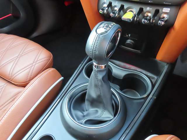 シフトレバーです。