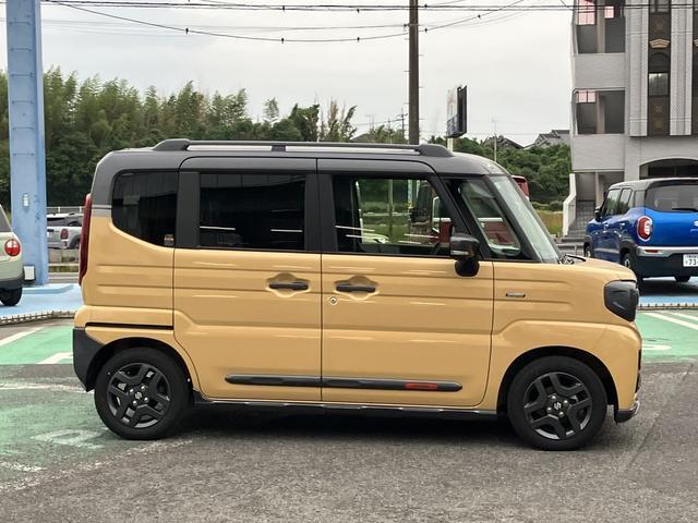 先行車発進お知らせ機能・ふらつき警報機能を搭載。