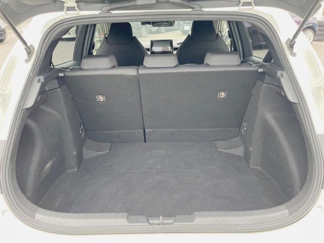 積み下ろしのしやすいデッキにはたっぷりと荷物を積み込んでいただけます。遊びから仕事まで、様々なシーンで頼れます♪