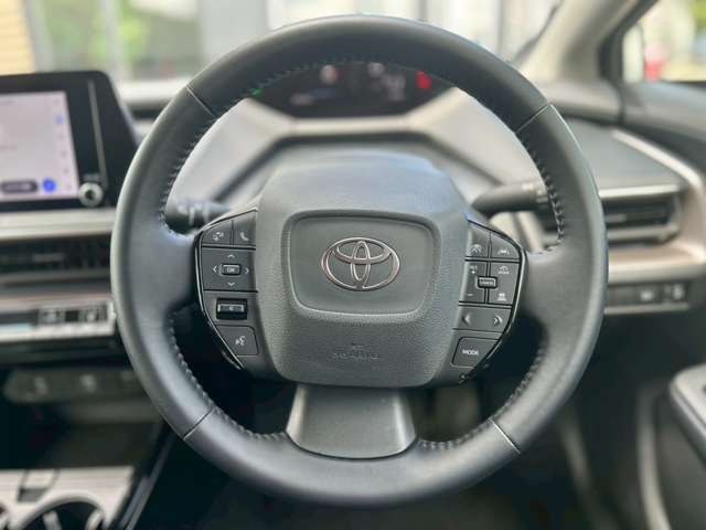 純正8型ディスプレイ　ナビ　トヨタセーフティセンス　レーダークルーズコントロール　バックカメラ　クリアランスソナー　シートヒーター　BSM　PKSB　ETC　純正19インチアルミホイール　LED