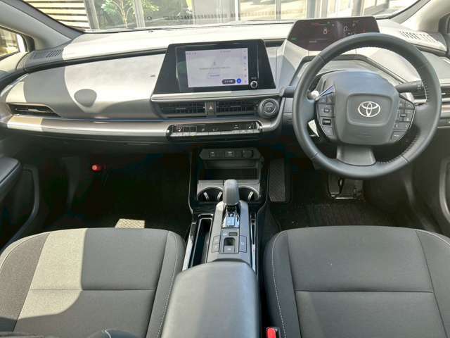 純正8型ディスプレイ　ナビ　トヨタセーフティセンス　レーダークルーズコントロール　バックカメラ　クリアランスソナー　シートヒーター　BSM　PKSB　ETC　純正19インチアルミホイール　LED