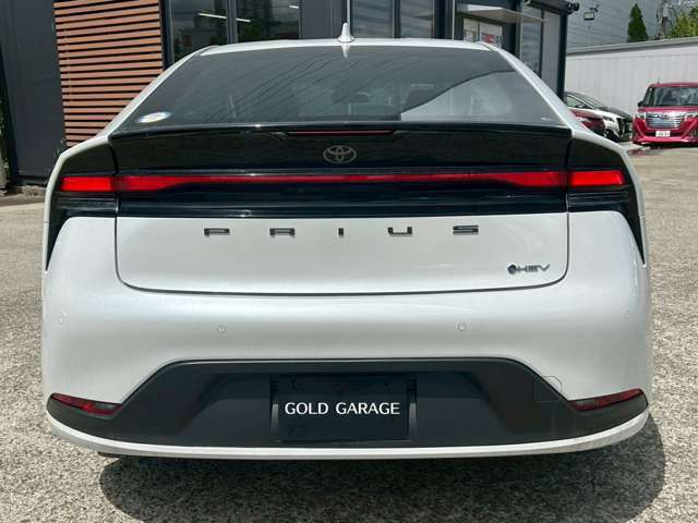 純正8型ディスプレイ　ナビ　トヨタセーフティセンス　レーダークルーズコントロール　バックカメラ　クリアランスソナー　シートヒーター　BSM　PKSB　ETC　純正19インチアルミホイール　LED