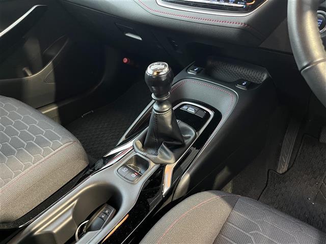 【シフトレバー】『シフトレバー』の画像になります。写真の内容に関してご不明点、ご質問等がございましたらお気軽にガリバー店舗までお問い合わせください。