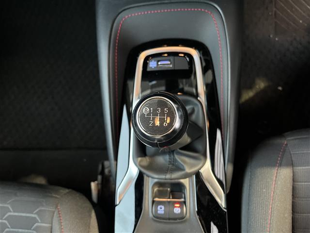 【シフトレバー】『シフトレバー』の画像になります。写真の内容に関してご不明点、ご質問等がございましたらお気軽にガリバー店舗までお問い合わせください。