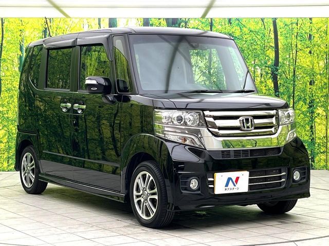 大好評のボディコーティング「弾スプラッシュコート」もご納車までに施工可能。通常のガラスコートと異なる、耐久年数6年の無機質ガラスコーティングが、ボディをキレイな状態に保ってくれます。