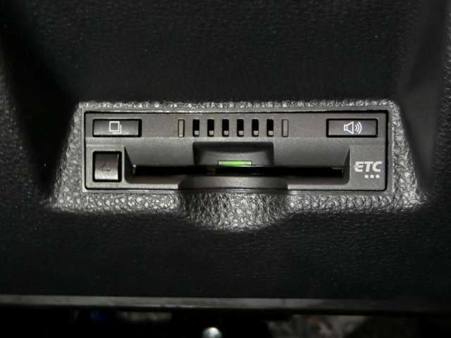 高速道路などの料金所もスムーズに通過出来便利なETC