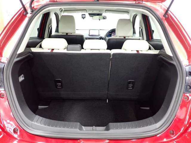 大きく開いて荷物の出し入れがラクラク