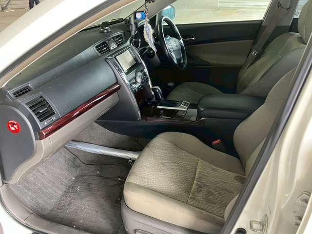 気になるお車がありましたら右の電話番号から直接お店にお問い合わせください。支払方法から車両情報、状態までなんでもご説明させて頂きます。スタッフ一同ご連絡お待ちしております。