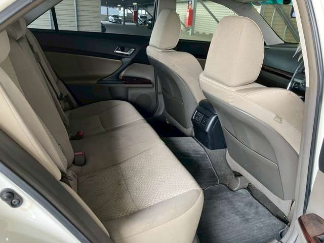 気になるお車がありましたら右の電話番号から直接お店にお問い合わせください。支払方法から車両情報、状態までなんでもご説明させて頂きます。スタッフ一同ご連絡お待ちしております。