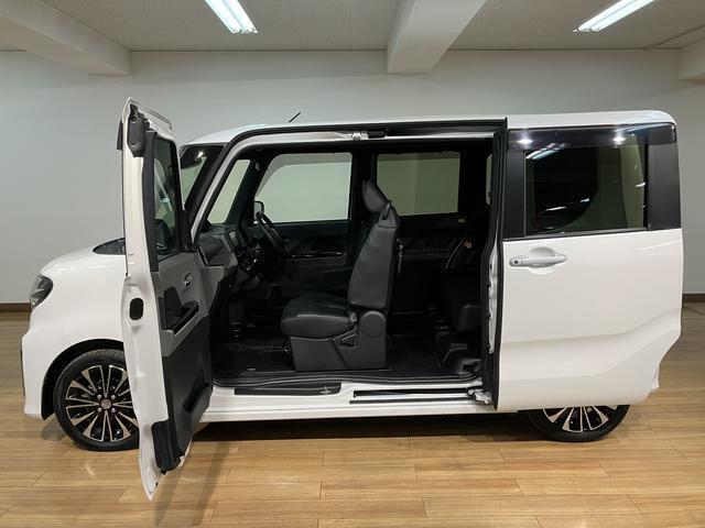 前後のドアにピラ-を内蔵することによって生まれた大開口のドアは、大きな荷物の出し入れも、お子様との乗り降りもスム-ズ！