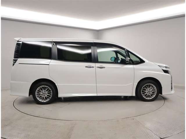 私たちは「喜んでいただける」お車を目指しています。中古車なんて「値段は安いけど…」あんしんして乗れるのかな～なんて不安になるお客様も多いと思います。不安を解決し、いいお車選びしてください！