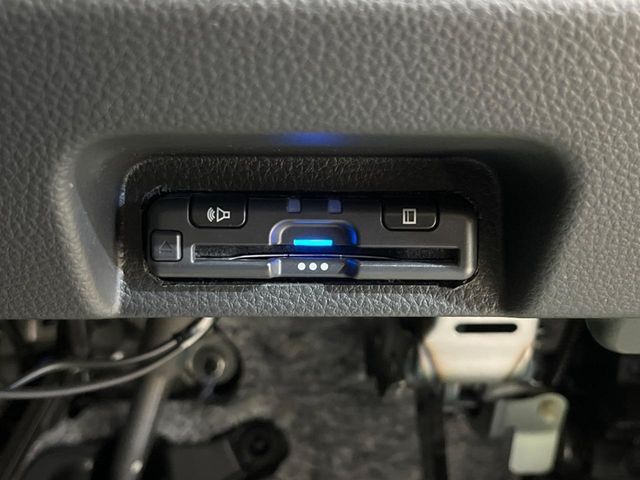 【ETC】高速道路の料金所をストレスなく通過！話題のスポットやサービスエリアに多い「スマートIC」利用時は必須のアイテムです。当店でセットアップを実施、ご納車当日からすぐにご利用いただけます！