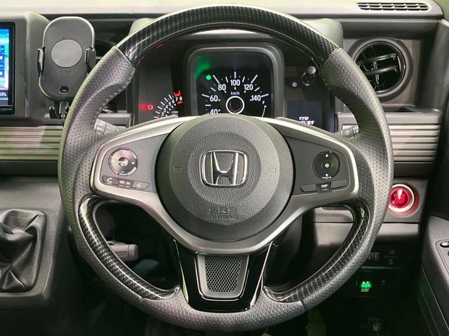 【ステアリングスイッチ】運転中、前方から目線をそらすことなく、オーディオ等の操作が可能な便利機能！安心＆快適なドライブを演出してくれます♪