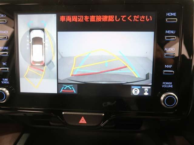 全方位カメラ付きで車庫入れもらくらくです。