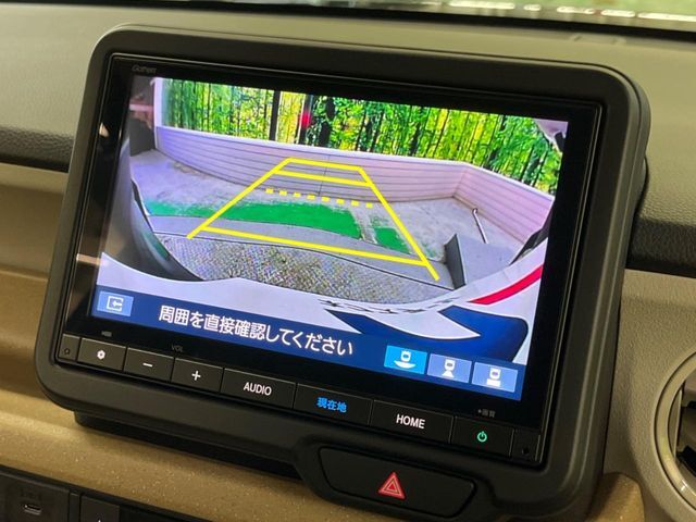 【バックカメラ】駐車時に後方がリアルタイム映像で確認できます。大型商業施設や立体駐車場での駐車時や、夜間のバック時に大活躍！運転スキルに関わらず、今や必須となった装備のひとつです！