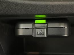 【ETC】有料道路を利用する際に料金所で停止することなく通過できる、ETC車載器（ノンストップ自動料金収受システム機器）が装備されています。セットアップを行うことで利用可能になります。