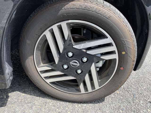 タイヤ溝もバッチリあります